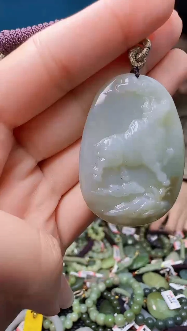 颈饰未镶嵌和田玉1