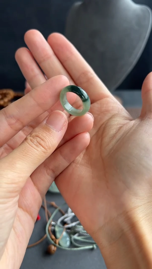 翡翠未镶嵌颈饰323买断10