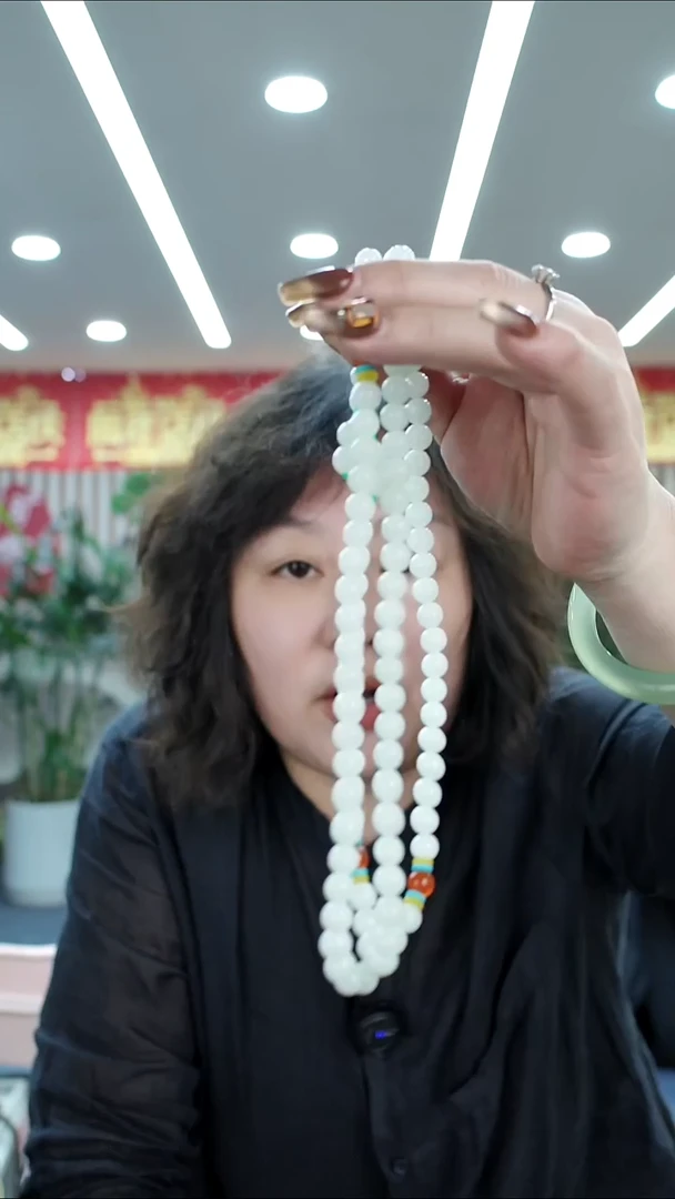 颈饰未镶嵌和田玉项链