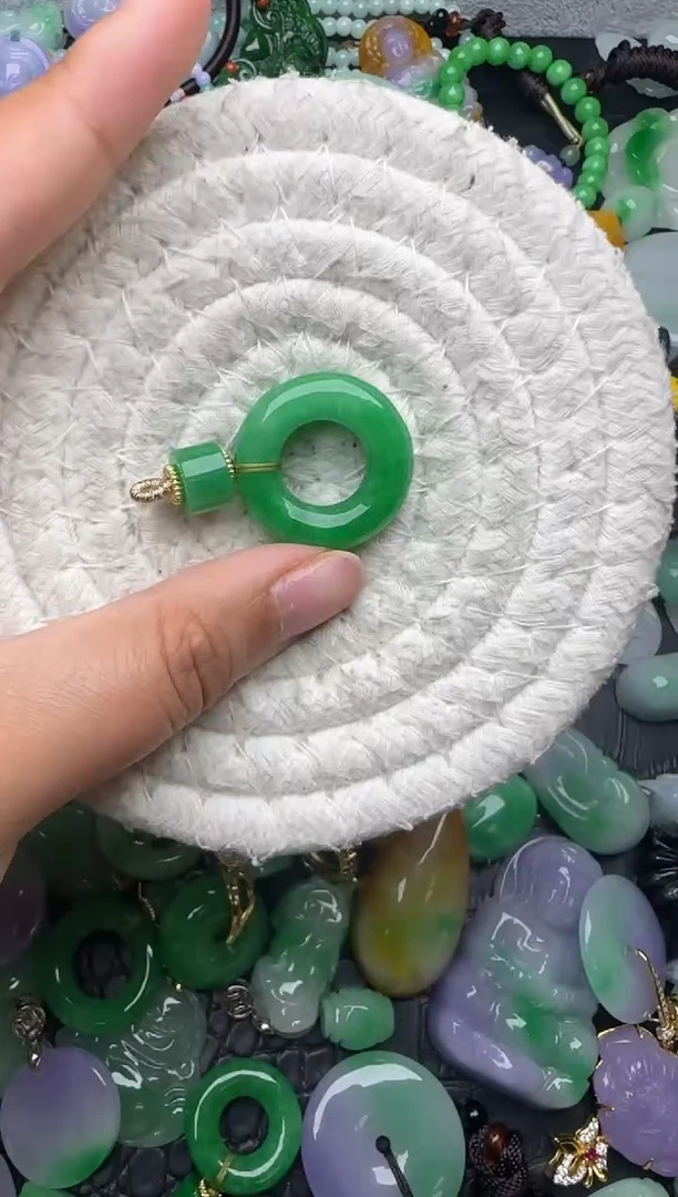 颈饰未镶嵌翡翠缅甸翡翠吊坠
