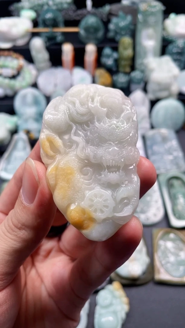 颈饰未镶嵌翡翠16  天然翡翠a货  龙牌