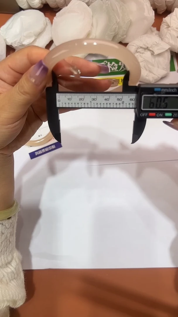 未镶嵌手镯石英质玉藕粉圈口60