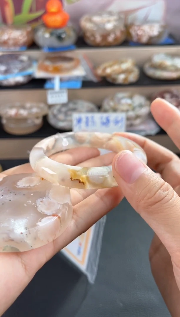 未镶嵌手镯石英质玉55
