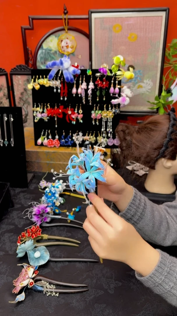 刺绣依*非遗手工绒花饰品改懒人夹