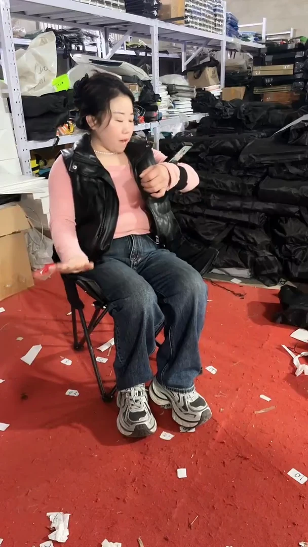 铁低背月亮椅   黑色