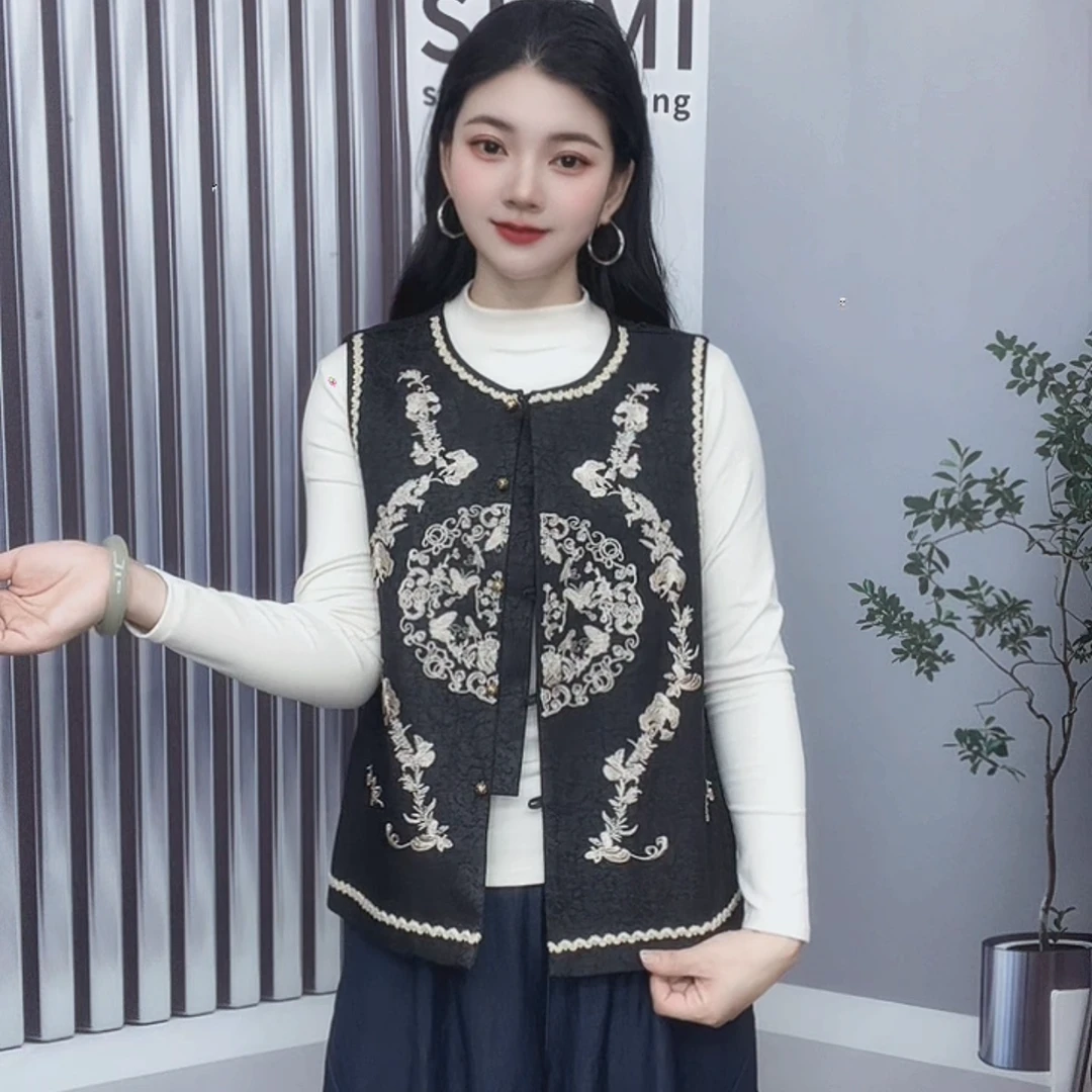 2025新中式国风圆领重磅刺绣黑色马甲复古国潮风