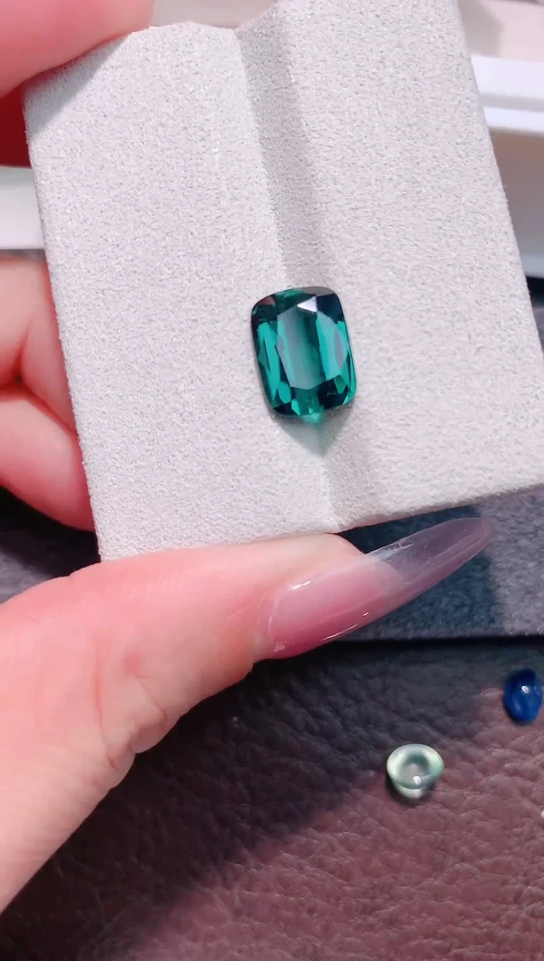 未镶嵌珠宝半成品绿色碧玺5.26ct