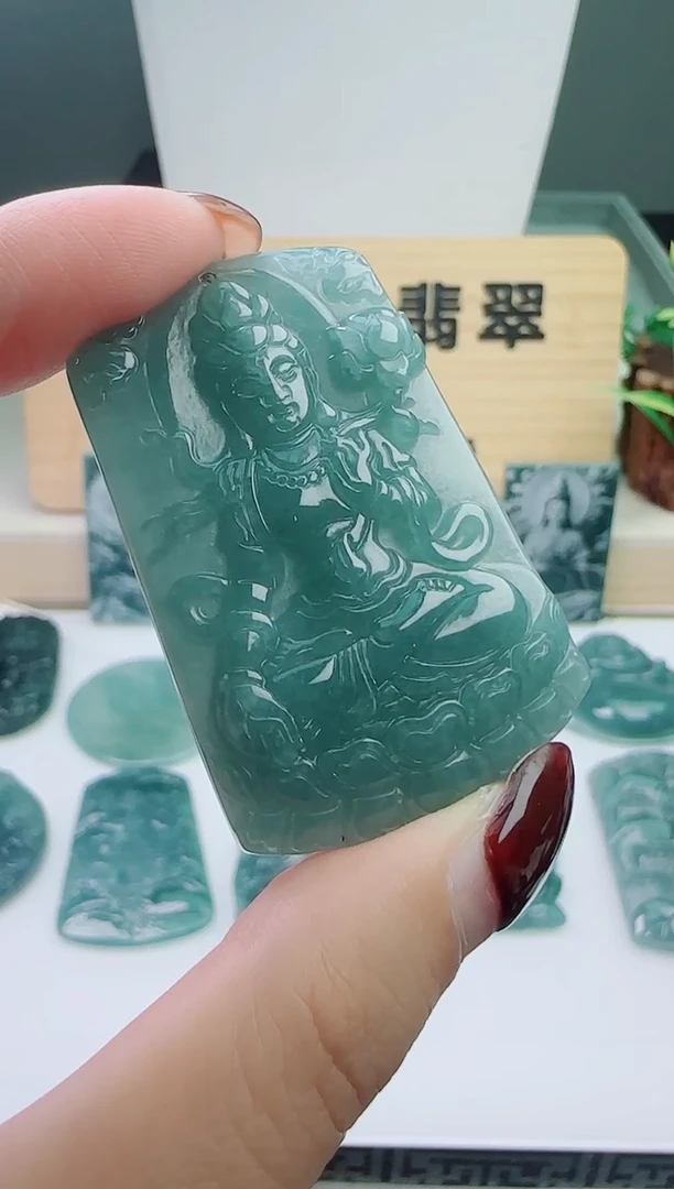 颈饰未镶嵌翡翠1