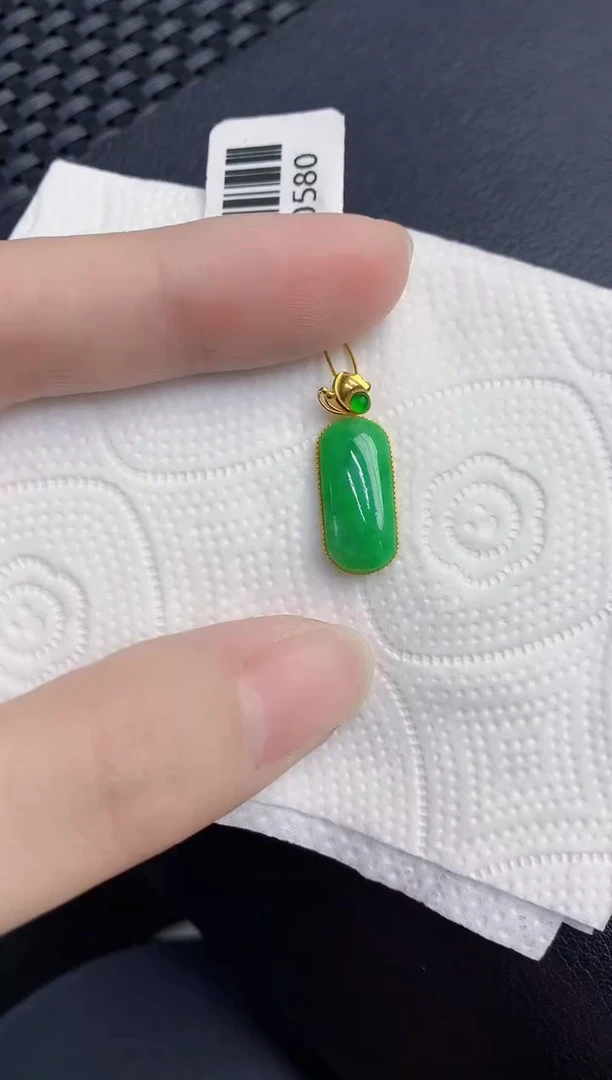 颈饰18K金镶嵌翡翠天然翡翠缅甸A货