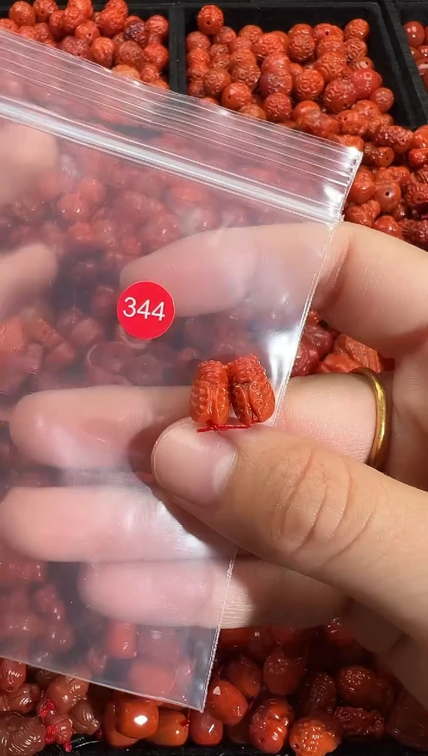 颈饰未镶嵌南红玛瑙1