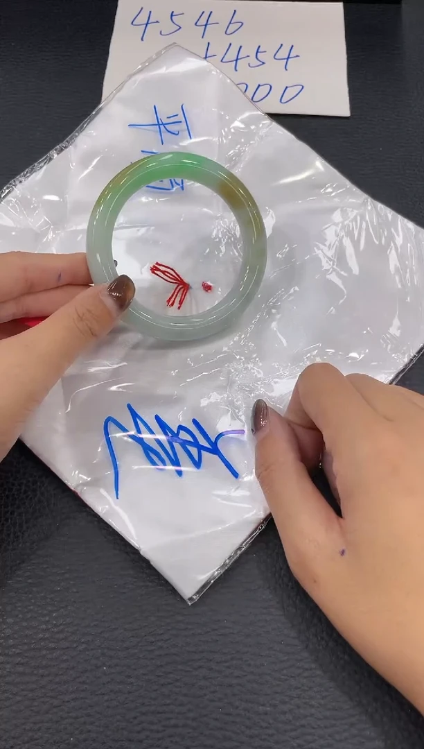 【闪购商品】翡翠手镯未镶嵌手镯