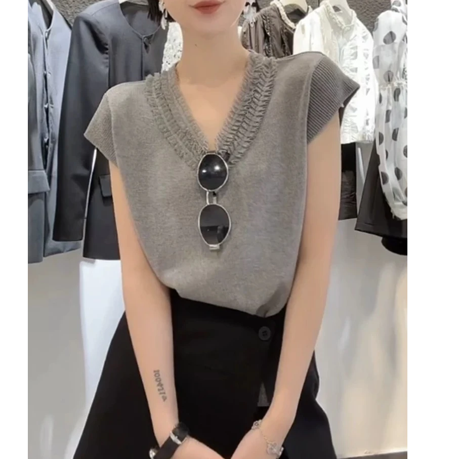 蕾丝花边V领百搭夏季宽松镂空气质冰感针织上衣