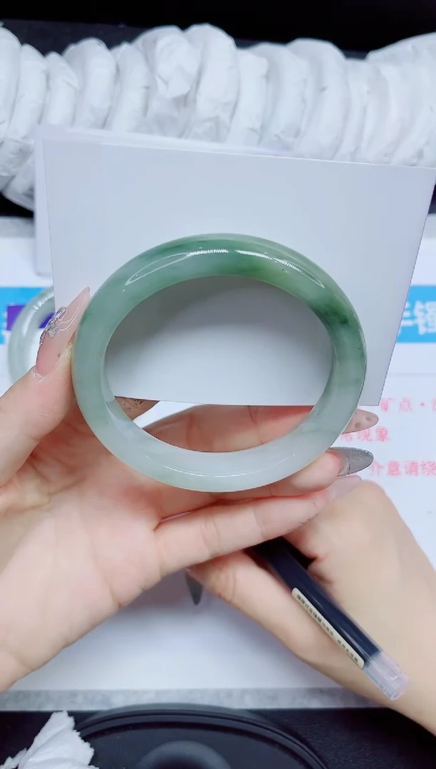 石英质玉手镯未镶嵌304