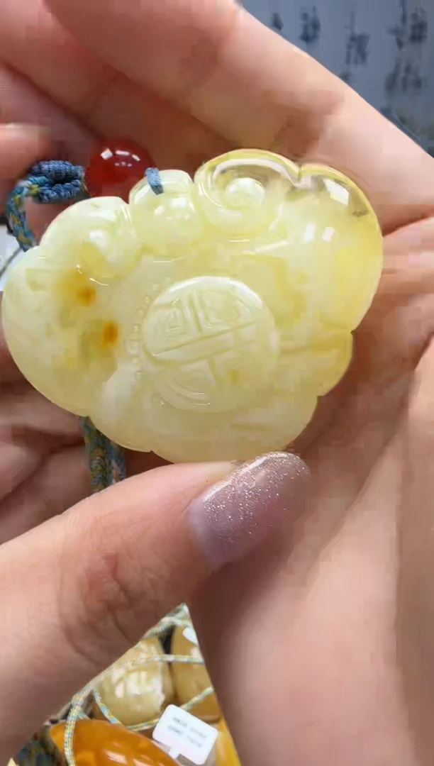 裸石琥珀未镶嵌如图