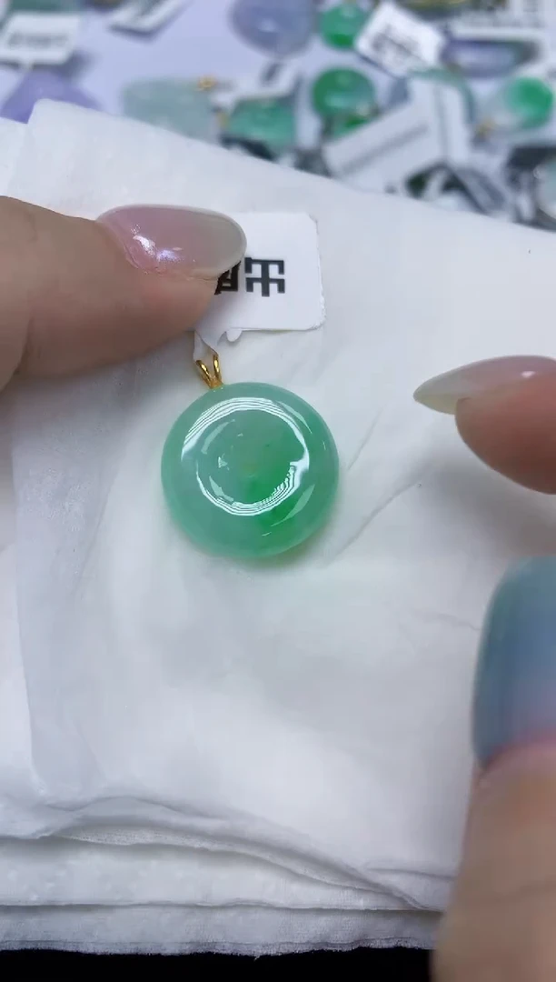 翡翠18K金镶嵌颈饰天然缅甸翡翠A货