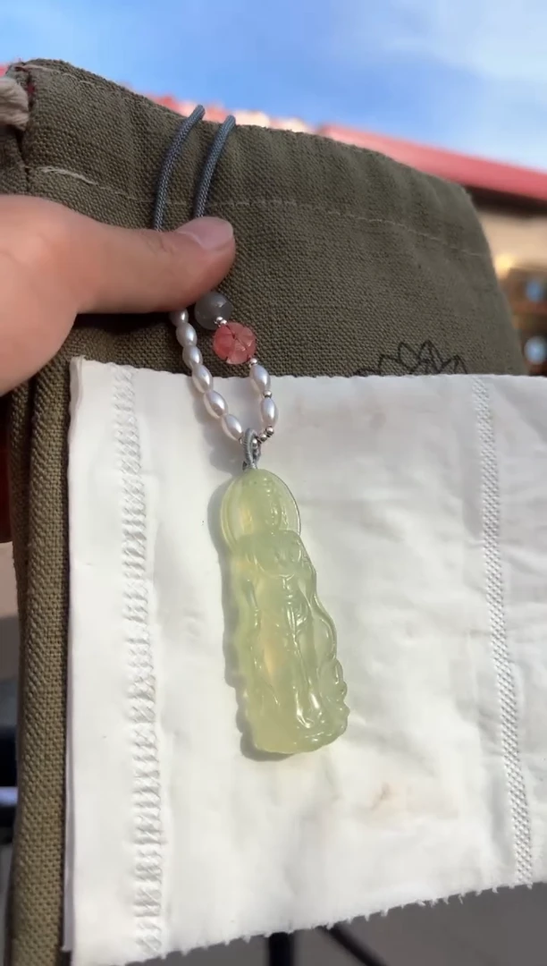 蛇纹石玉未镶嵌颈饰多样性发其一