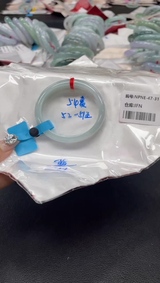 未镶嵌手镯翡翠翡翠手镯