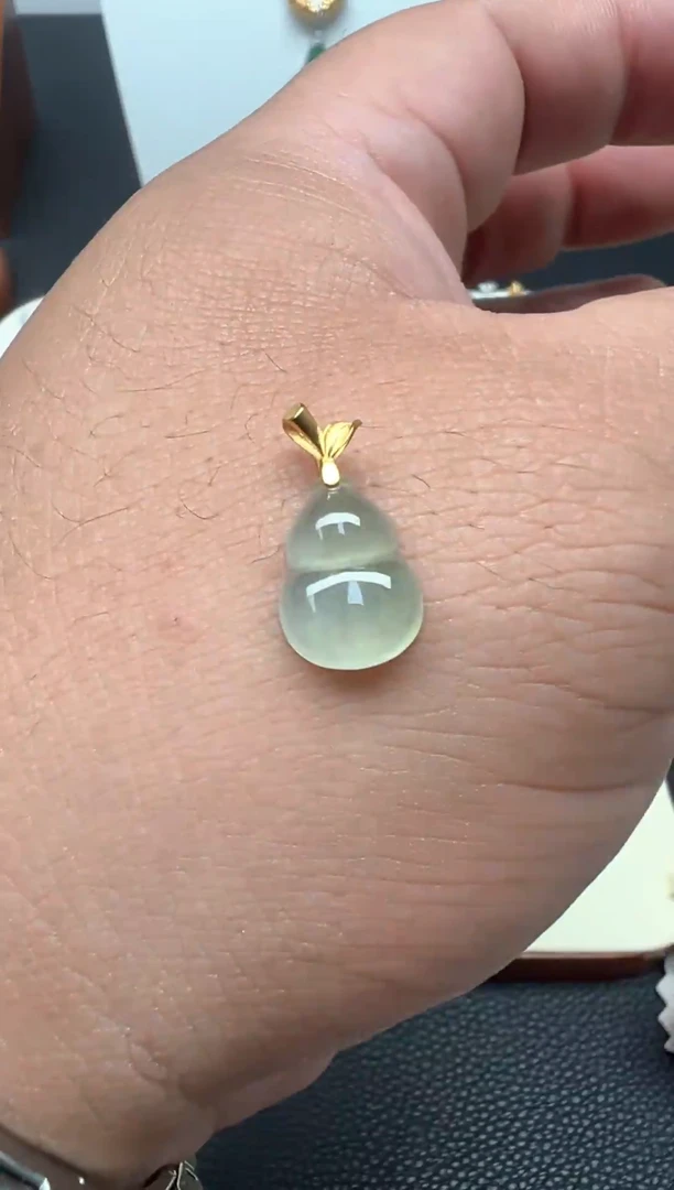 颈饰18K金镶嵌翡翠（44号链接）纯天然A货面翡翠葫芦吊坠