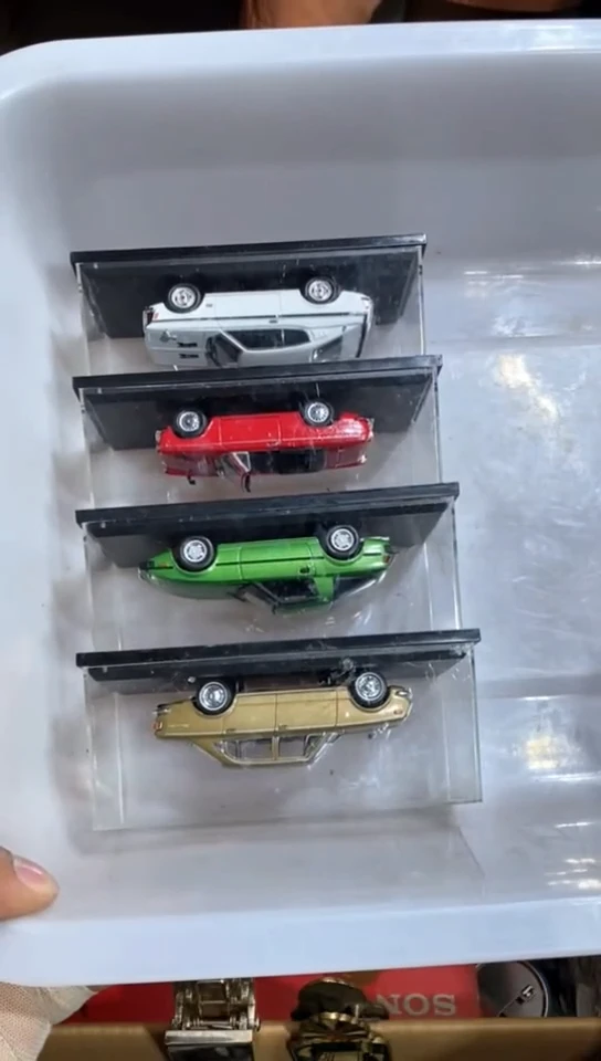 8新穆****菲中古商品，瑕疵品，不保好坏。226