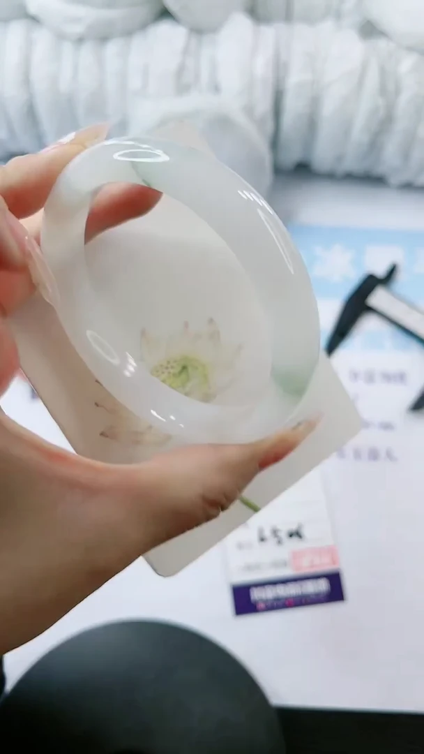 【闪购商品】石英质玉手镯未镶嵌多样性发货L506