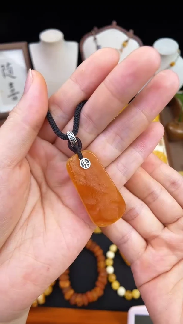 琥珀未镶嵌珠宝奇石柒月