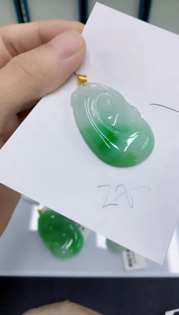 颈饰18K金镶嵌翡翠翡翠