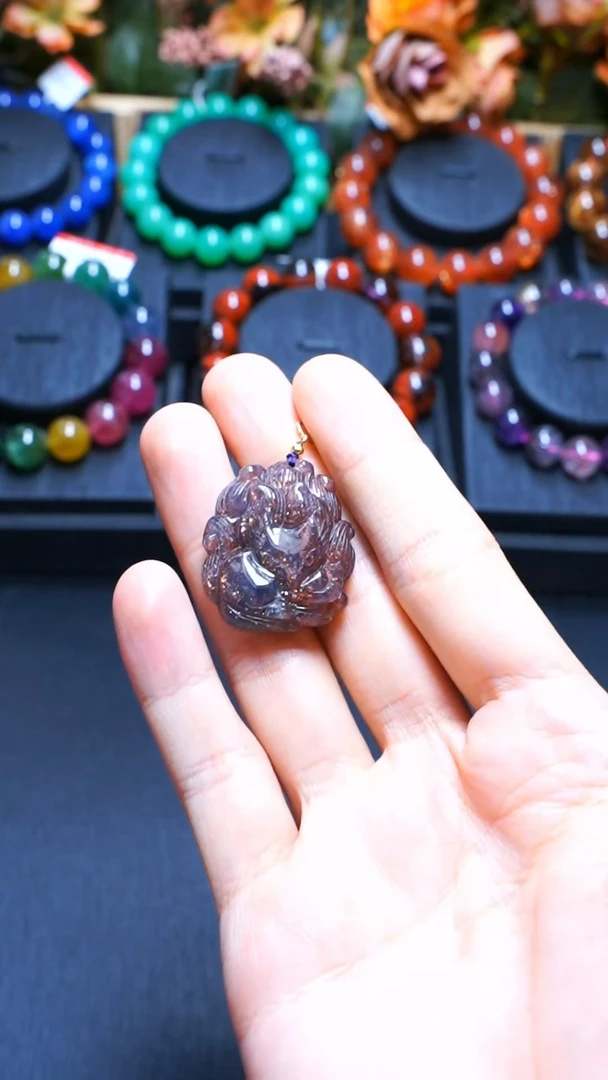 未镶嵌堇青石L003堇青石狐仙雕刻件多样性