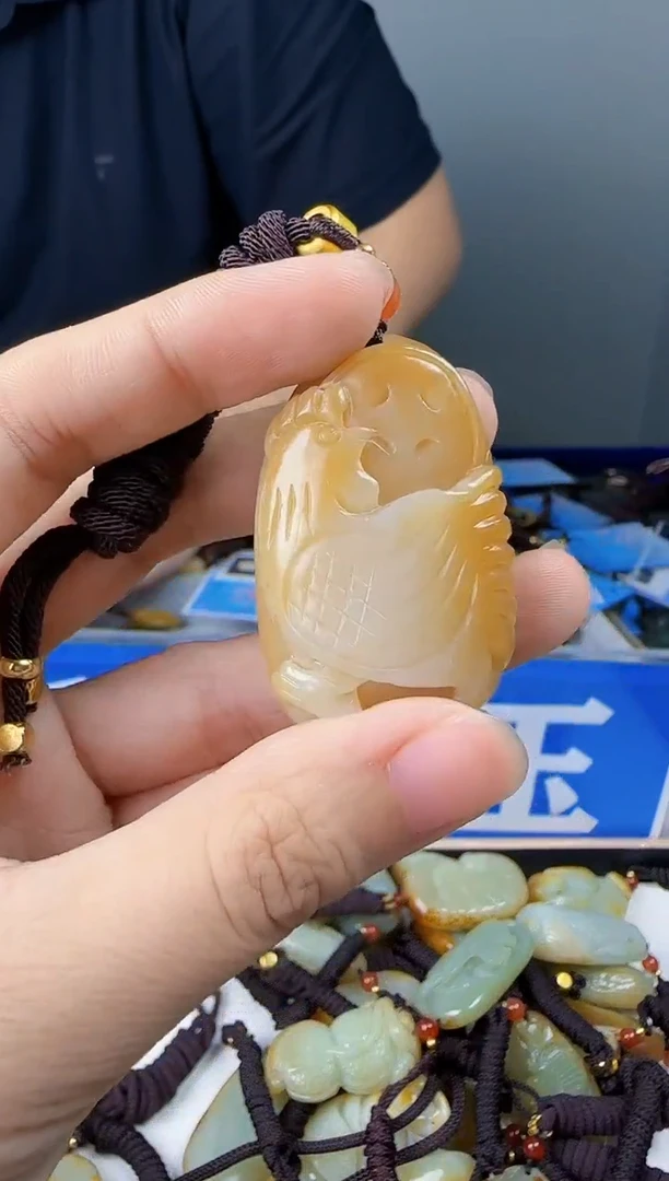 和田玉未镶嵌颈饰1