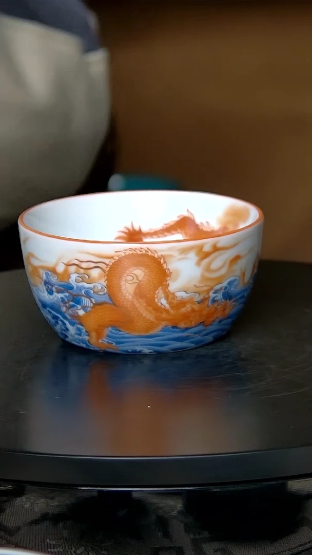 景德镇海水纹龙杯