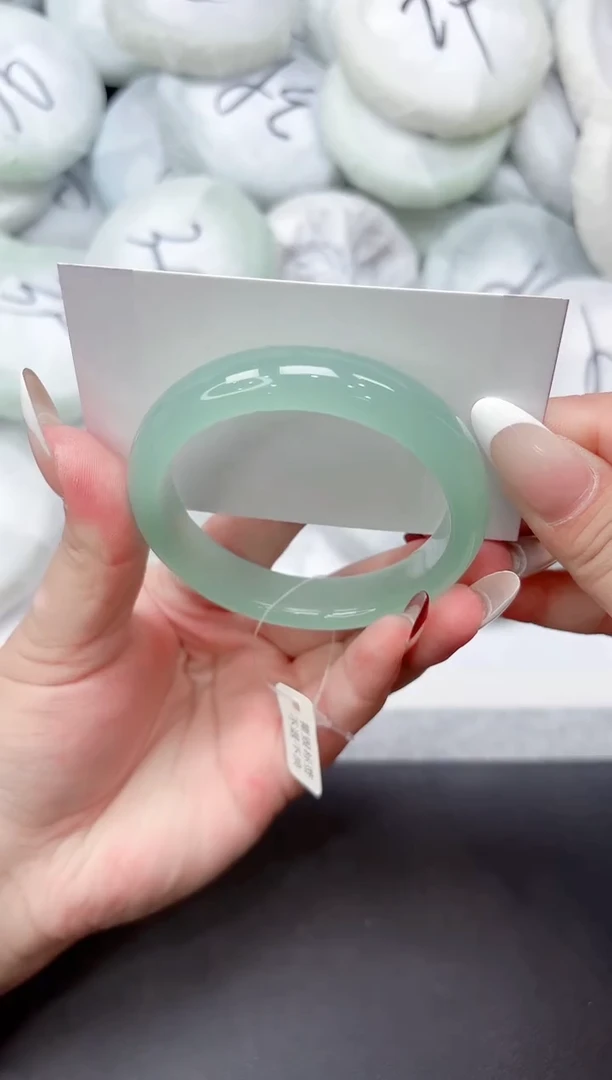 未镶嵌手镯石英质玉251-54.7