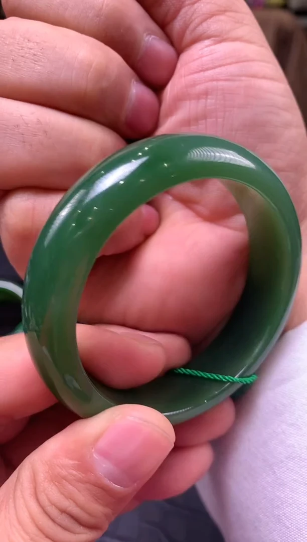 【闪购商品】和田玉碧玉手镯未镶嵌一个