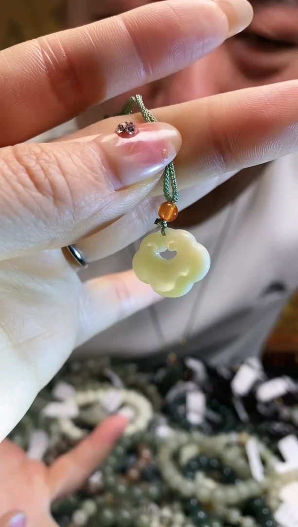 【闪购商品】和田玉颈饰未镶嵌多样性发货，拍一发一