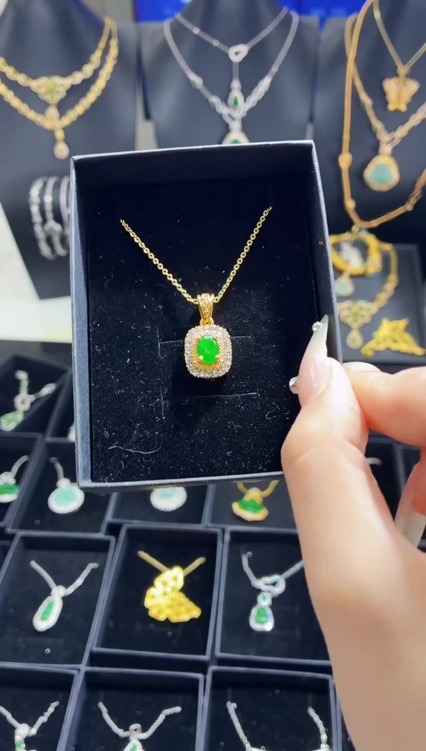 翡翠未镶嵌吊坠(不含链)天然翡翠a货 多样性发其一