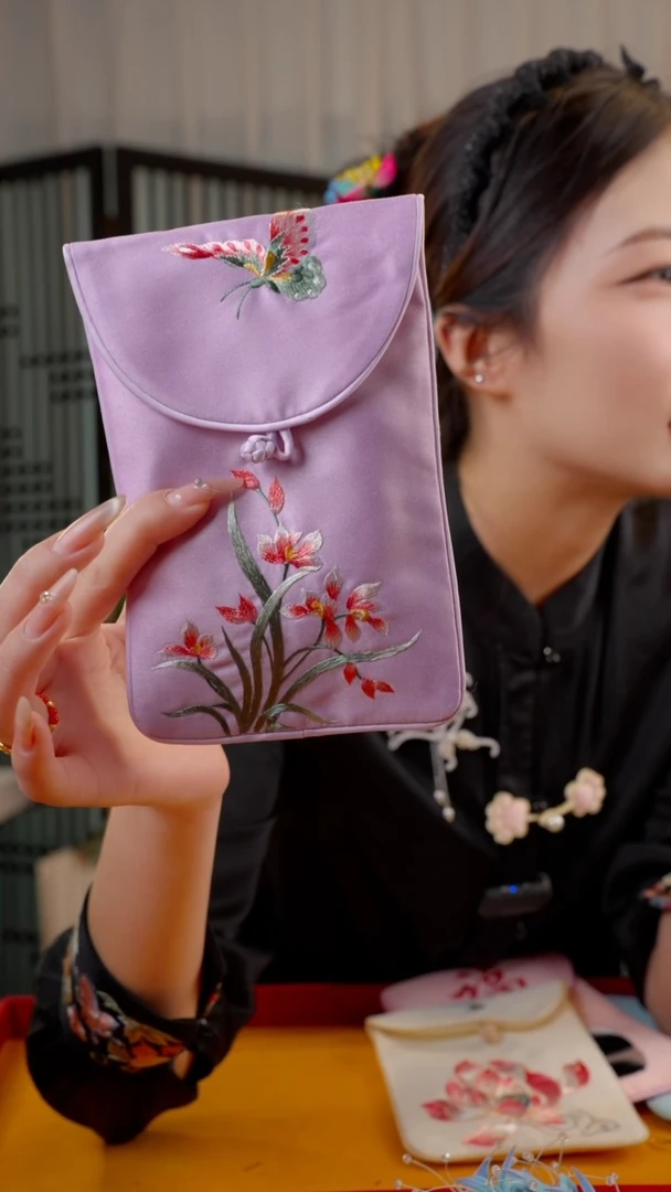 刺绣非遗手工绒花饰品