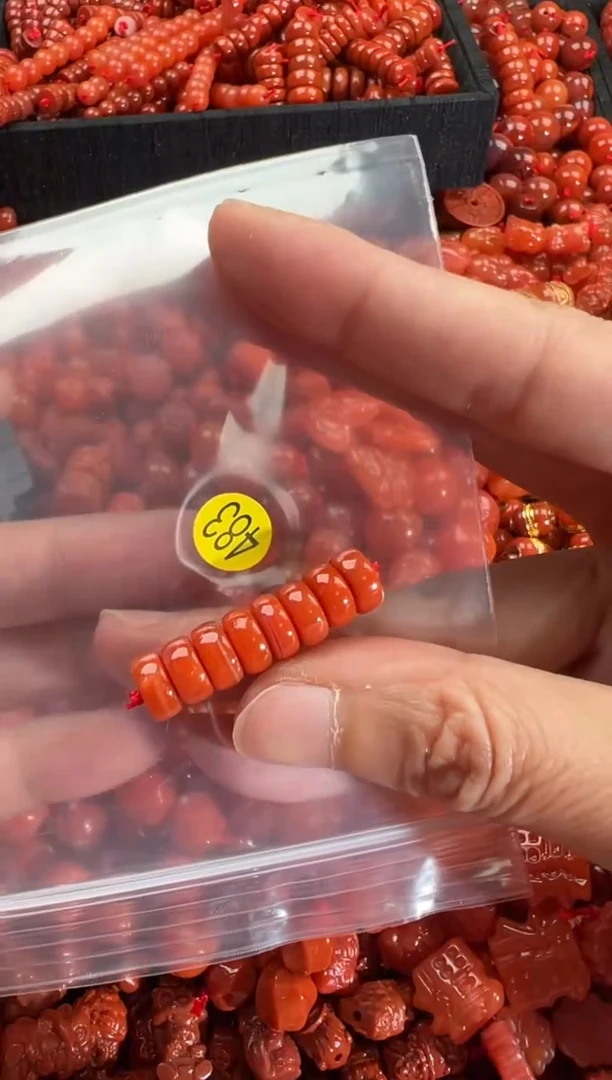 【闪购商品】南红玛瑙颈饰未镶嵌1