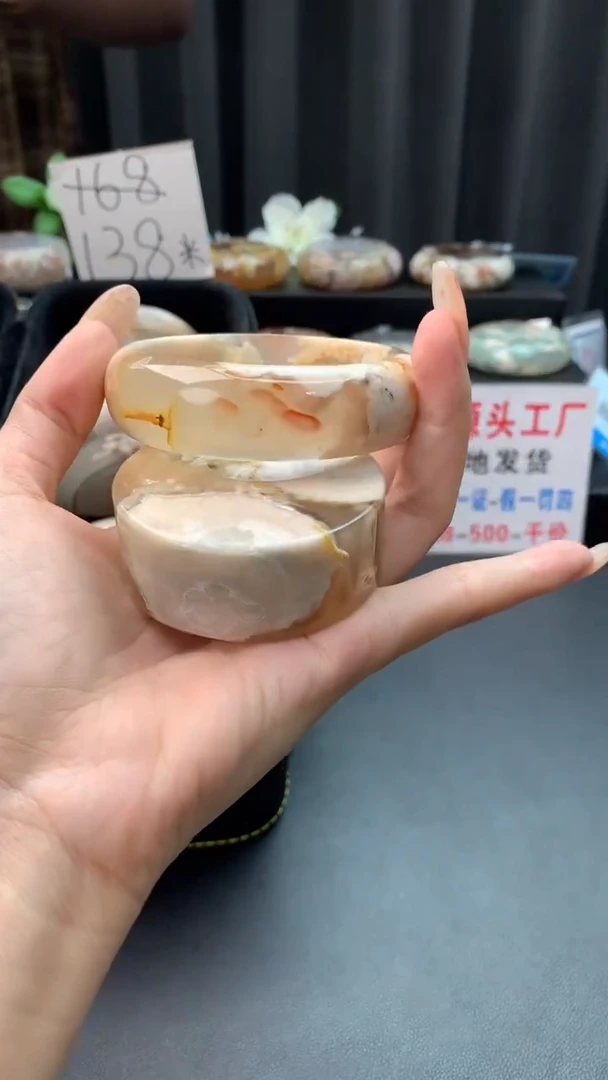 未镶嵌手镯石英质玉（58圈口）赠送镯心