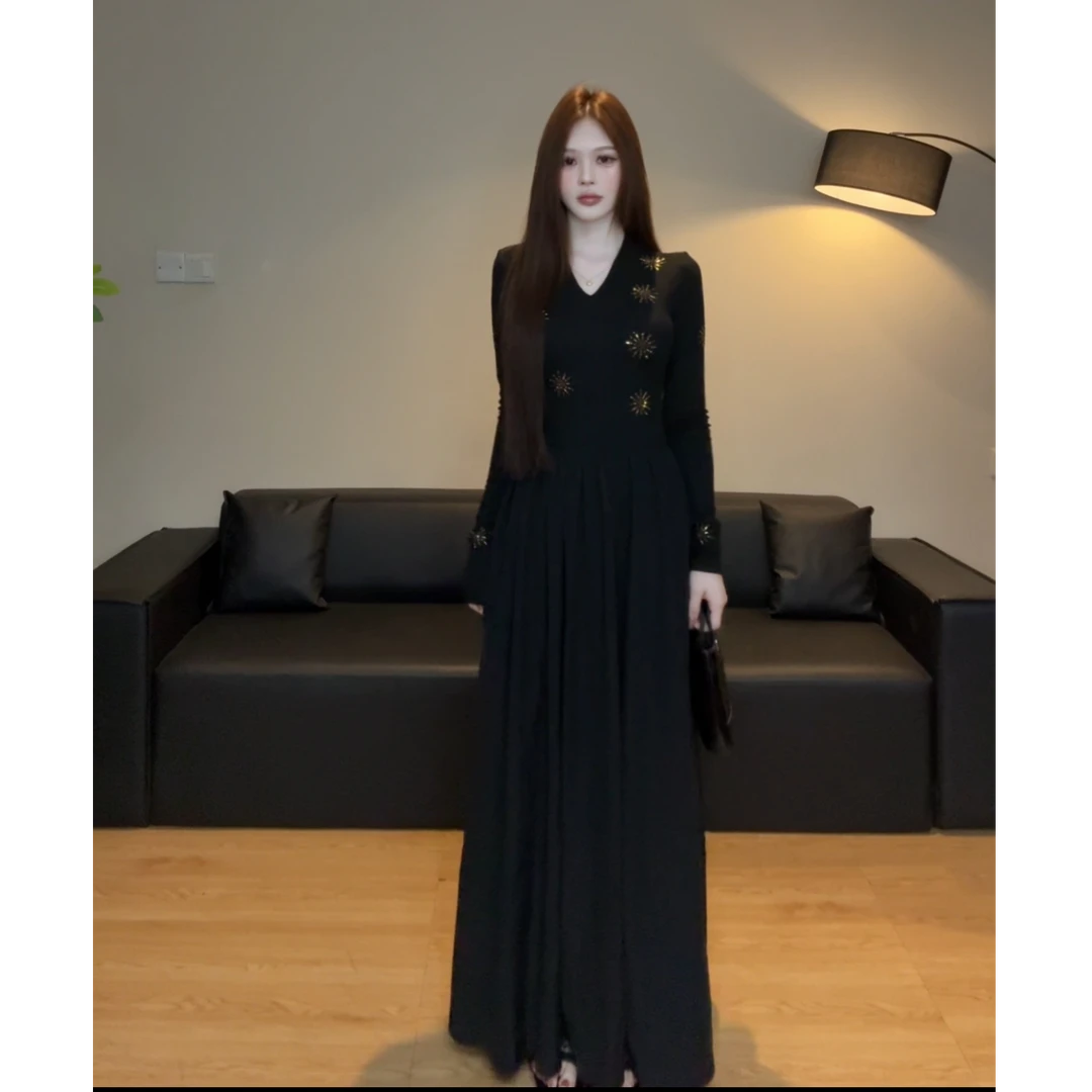 法式新款烫钻太阳花长袖时尚显瘦气质秋季连衣裙