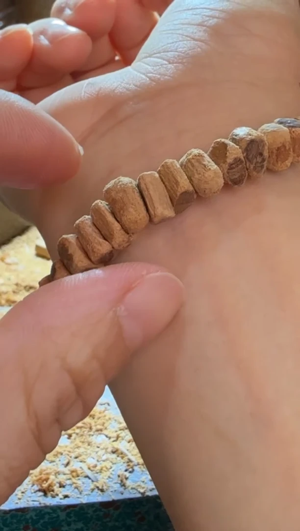 檀香木其他随形手串单圈