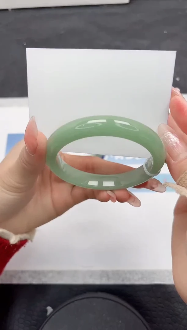 【闪购商品】石英质玉手镯未镶嵌L432-58.3