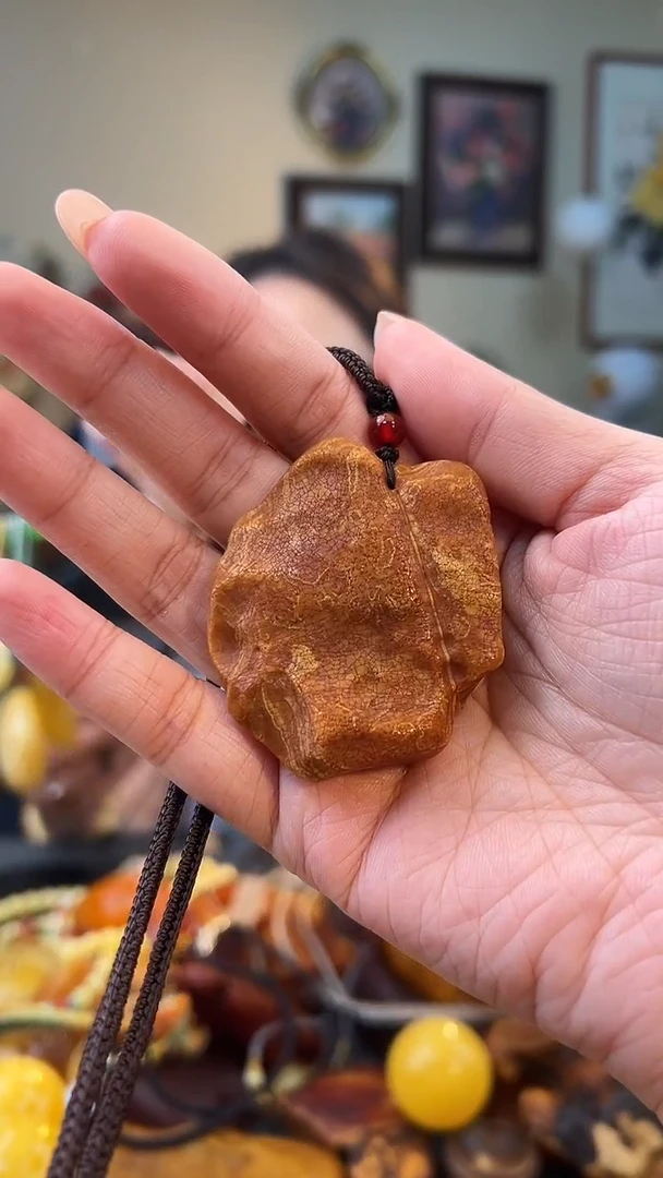 琥珀颈饰未镶嵌吊坠