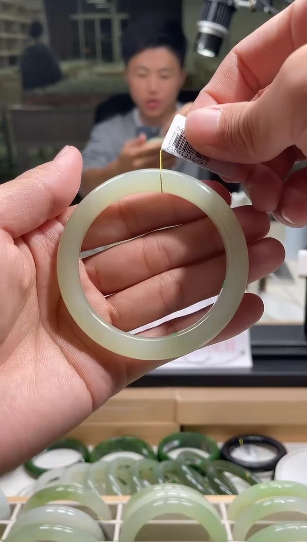 未镶嵌手镯和田玉55圈口 5397