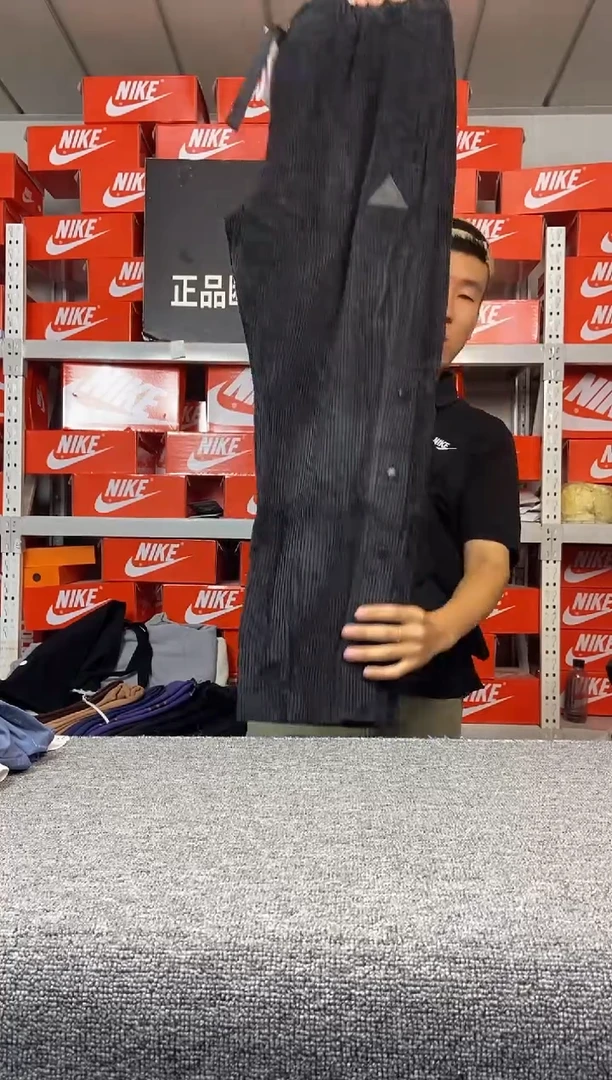 全新无暇 黑色排扣裤 瑕疵直播间过款 尺码185XXL