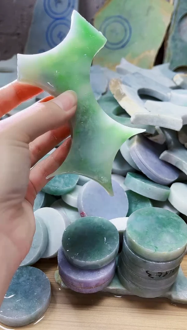 颈饰未镶嵌翡翠天然翡翠A货 南 652