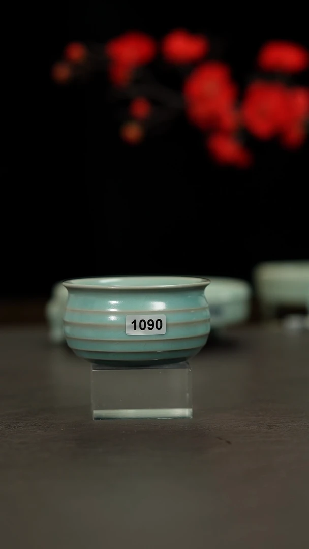摆件汝宋汝瓷钱袋子主人杯1090