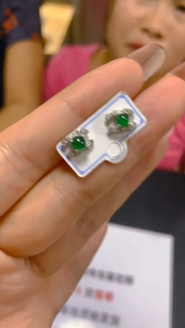 翡翠未镶嵌耳饰多样性发一