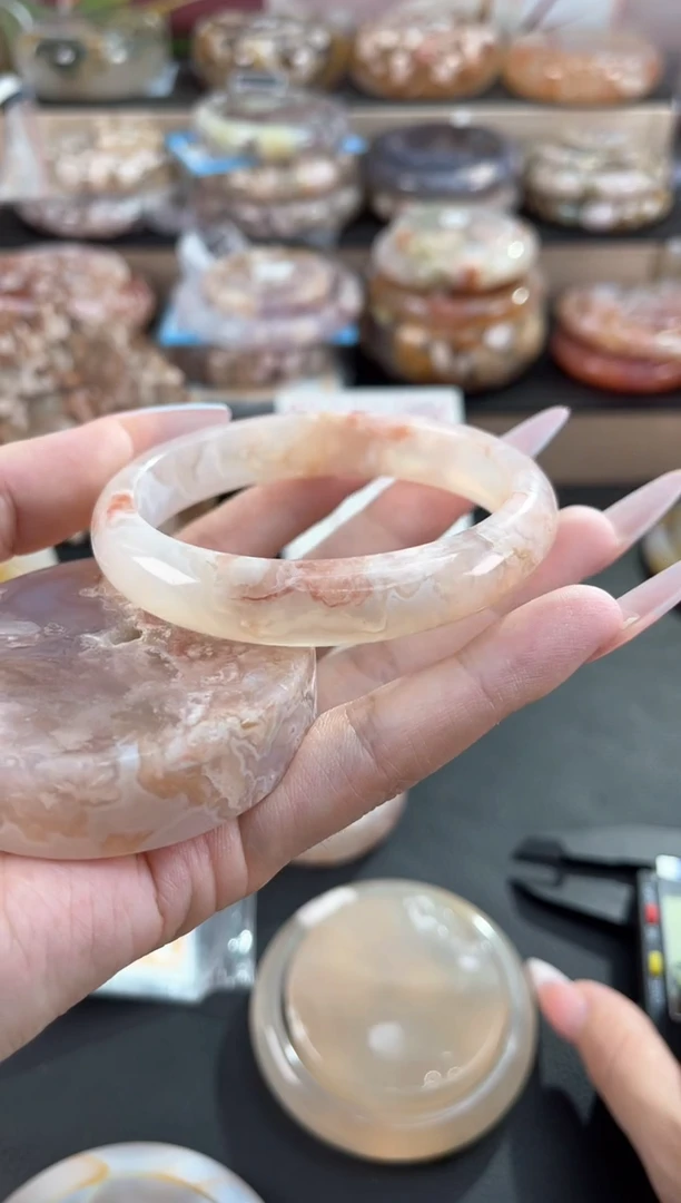 未镶嵌手镯石英质玉59