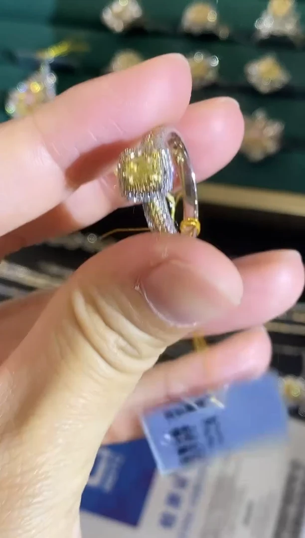 18K金镶嵌戒指钻石544