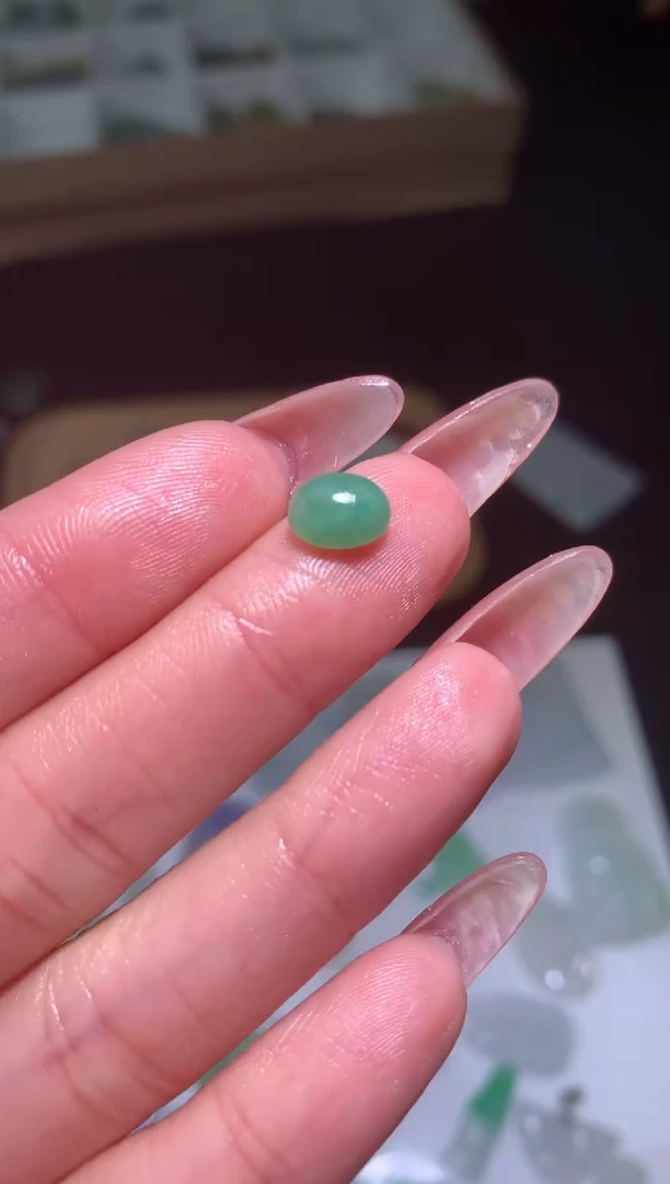 【闪购商品】定制翡翠未镶嵌蛋面