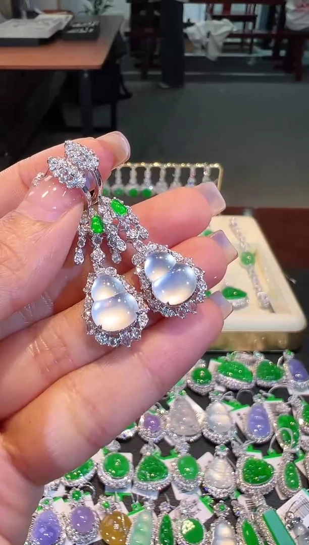 【闪购商品】翡翠耳饰18K金镶嵌翡翠