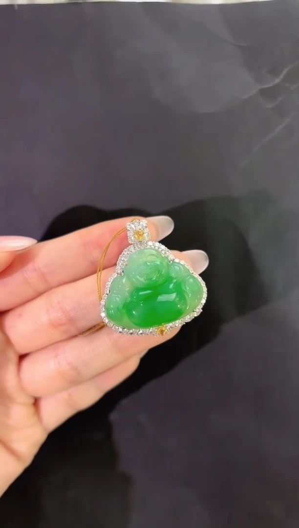 吊坠(不含链)18K金镶嵌翡翠佛公吊坠多人不退不换